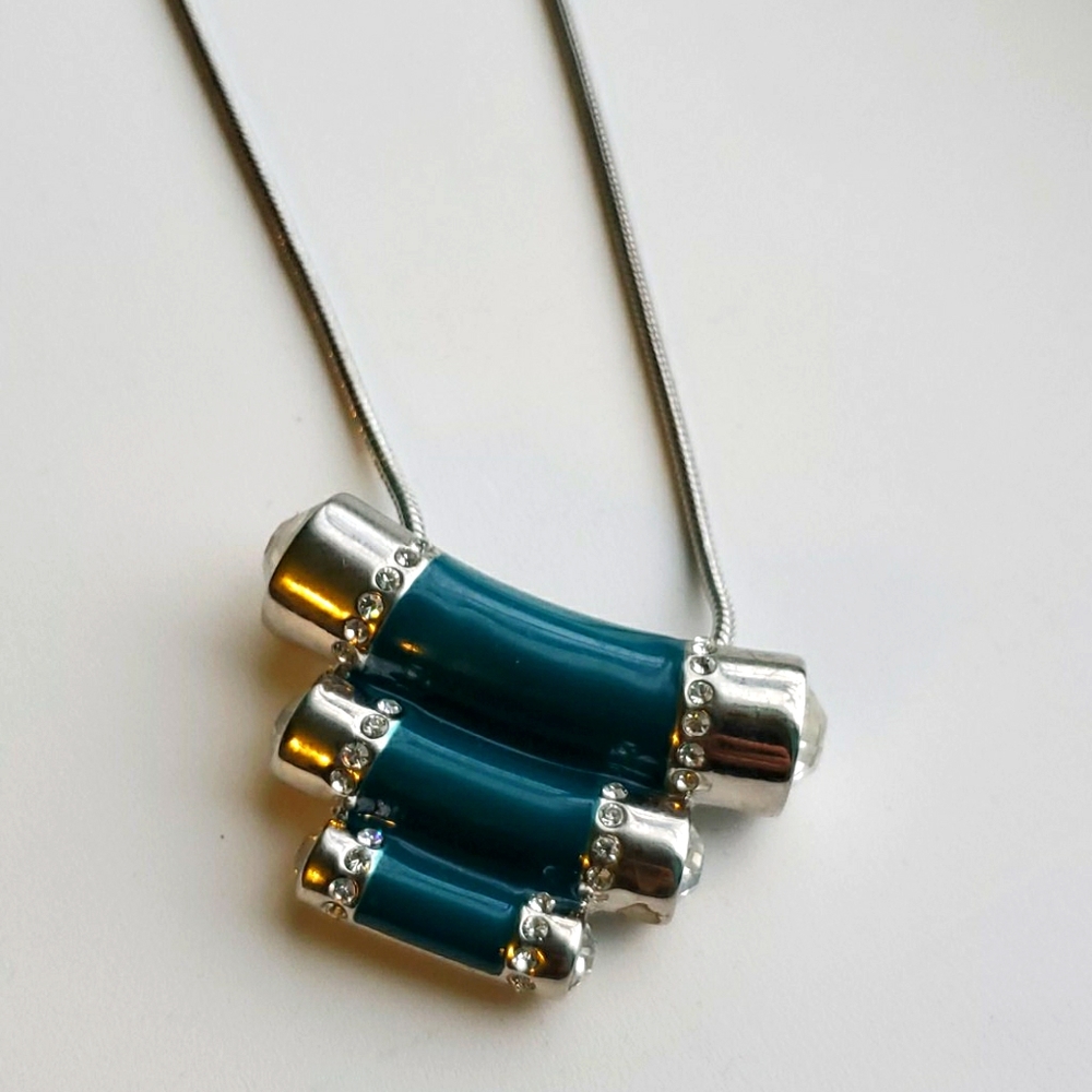 Statement necklace